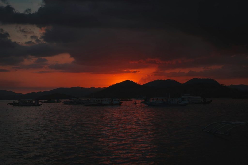 About Labuan Bajo Tours — Our Independent Editorial Team