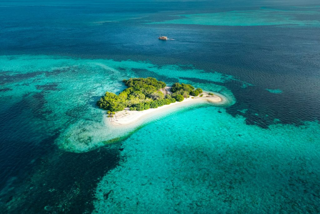 Labuan Bajo Weather by Month: A Planning Table